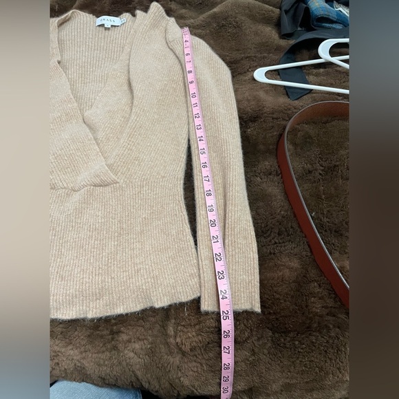 EUC Beautiful Brass The Crossover Cashmere V-Neck Sweater- Size Medium - Picture 6 of 10